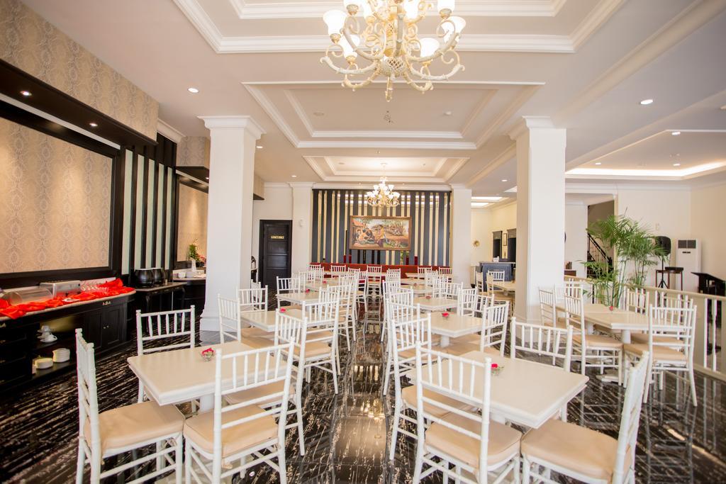 Same Hotel Malang Exterior foto